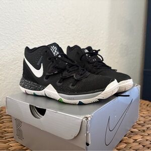 Nike Kyrie 5 Sneakers (12c)